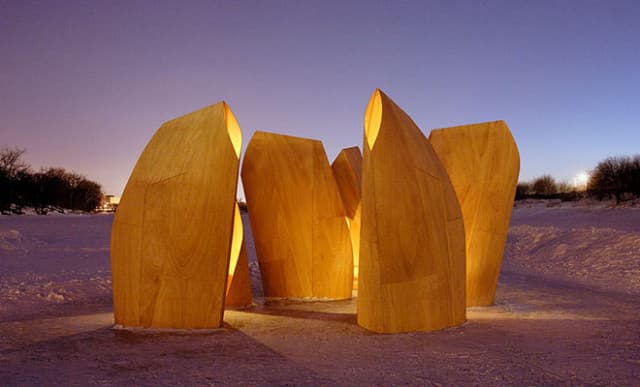 Bendy skating shelters