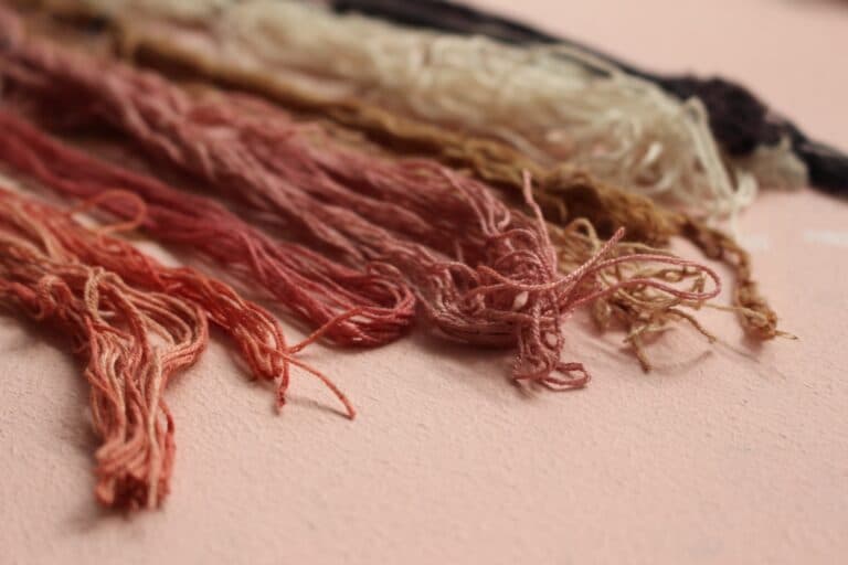 ALCHIMIA –  Natural Yarn dyes on Milk fibre