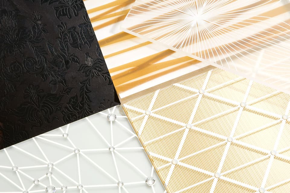 Printed relief on glass