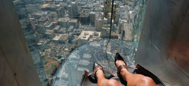 Glass Slide Thrills 1000 ft above LA