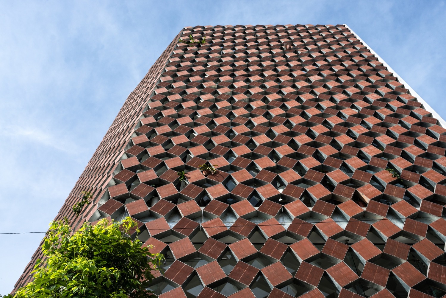 Properly Breathing House With Facade From Recycled Ceramic Bricks 01 