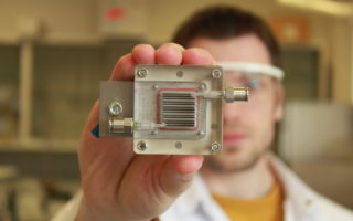 New device can clean polluted air and generate power