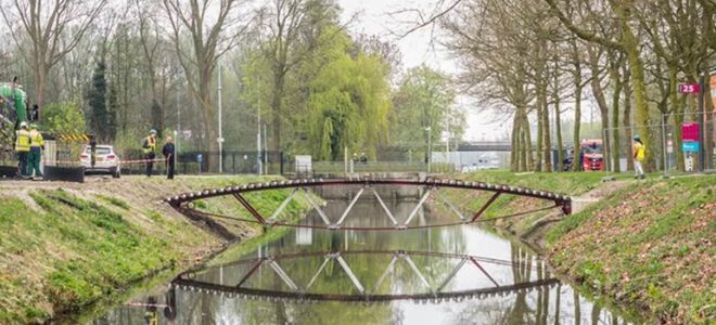 World’s first bridge with glass columns strong enough to hold student party