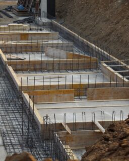 Additive manufacturing is transforming the construction industry. It enables designers to produce building components directly from digital models with greater precision and less waste. Recent research shows that 3D printed polylactic acid (PLA) could replace traditional steel reinforcement in concrete, offering a more sustainable solution.

Read more at MaterialDistrict.com

#MaterialoftheDay #Materials #3DPrinting #PLA #SustainableConstruction #BiobasedMaterials #CircularDesign #MaterialInnovation #ConcreteInnovation #AdditiveManufacturing