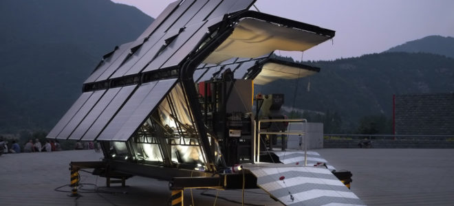 The mobile Trashpresso makes tiles out of trash