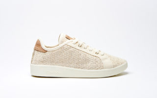 Cotton sneakers with a corn-based sole