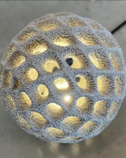 Italian design studio @studio_oberhauser developed Oberhauser’s Balloon, an outdoor lighting collection made with powder bed concrete 3D printing technology. The luminaire comes in three sizes: 30 cm, 70 cm and 100 cm in diameter. The project shows how additive manufacturing can support new approaches to lighting design.
Oberhauser manufactures the collection using Selective Cement Activation (SCA), a powder bed concrete 3D printing process. During production, the printer applies a cement-based binder to a powder bed and builds the object layer by layer. Unlike conventional concrete production, the process does not require moulds or formwork. This allows designers to create complex shapes and detailed surface structures more easily.
Read more at MaterialDistrict.com
#MaterialInspiration #Materials #3DPrinting #ConcreteDesign #Concrete3DPrinting #AdditiveManufacturing #DigitalFabrication #LightingDesign #OutdoorLighting #ParametricDesign #MaterialInnovation #Architecture #LandscapeArchitecture #ProductDesign #SustainableDesign #DesignTechnology #MaterialDistrict