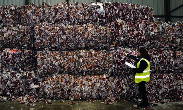 CupCycling: from disposable coffee cup to colourful paper ...