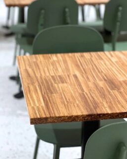 At Raffles City Singapore, the food court includes tables made from recycled bamboo chopsticks. The project shows how waste from the food service sector can become a material for interior furniture in hospitality spaces.
Circular manufacturing company @ChopValue developed and supplied the tables. The company collects used chopsticks from restaurants and processes them into engineered bamboo panels. In total, the project reused 288,000 chopsticks. As a result, ChopValue estimates a reduction of approximately 14,000 kg of CO₂ emissions. Therefore, the installation illustrates how designers can reuse locally collected waste as a raw material for interior products.
Read more at MaterialDistrict.com
#MaterialInspiration #Materials #CircularDesign #RecycledMaterials #BambooMaterials #SustainableDesign #MaterialInnovation #CircularMaterials #InteriorMaterials #HospitalityDesign #UrbanCircularity #WasteToMaterial #FurnitureDesign #MaterialDesign #SustainableInteriors #DesignForCircularity