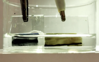 Non-toxic salt water battery can charge in seconds