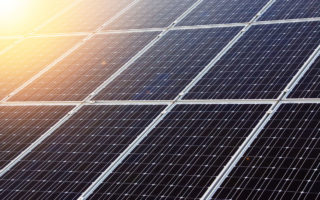 Stronger perovskite solar cells thanks to fluoride