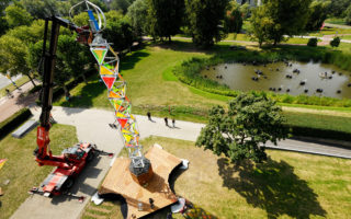 A fold-out energy tower for more sustainable festivals