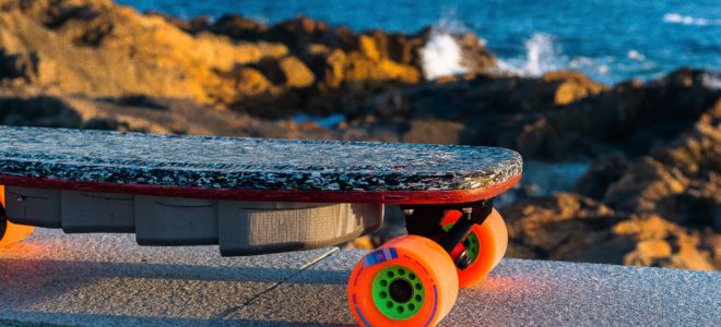 An open source e-skateboard made of recycled plastic