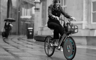 A bicycle wheel that filters outdoor air pollution