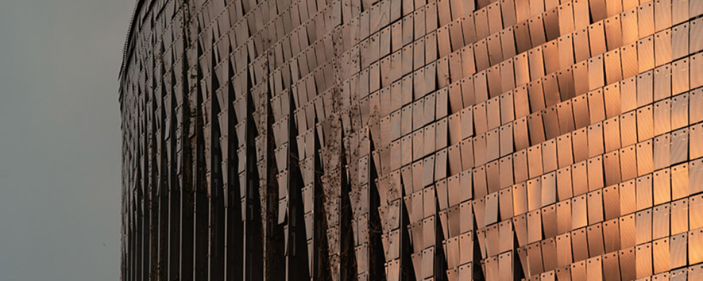 A ‘living façade’ made of aluminium panels