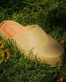 .@bambulab_official has partnered with the Los Angeles design-tech studio @presq.studio to make 3D printed footwear more accessible. Together they developed an open-source shoe design that anyone can modify, adapt and print. Major sports brands have experimented with 3D printed shoes for years, yet their models remain closed systems. Designers can buy them, but they cannot change or reproduce them. The collaboration takes a different direction by offering full access to the files and workflow behind the product. As a result, designers gain a new tool for exploring digital fabrication and material innovation.
Read more at MaterialDistrict.com
#MaterialInspiration #Materials #3DPrinting #OpenSourceDesign #FootwearDesign #MaterialInnovation #DigitalFabrication #ProductDesign #FashionTech #AdditiveManufacturing #BambuLab #Presq