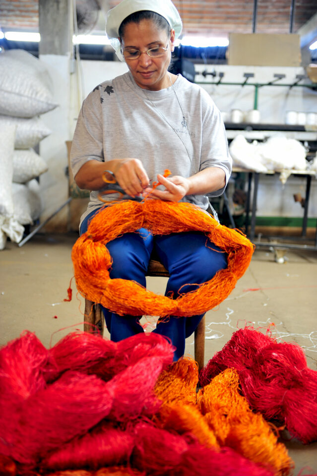 11 Yarn process MaterialDistrict