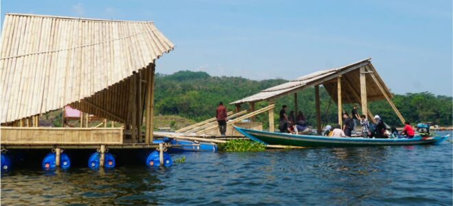 Buoyant vernacular architecture made of bamboo