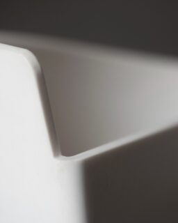 The technology enables the production of seamless surfaces without visible joints or structural weak points, supporting applications that involve complex or integrated geometries. Arfinio by @Covestro / More at MaterialDstrict.com
#MaterialoftheDay #Materials #ProductDesign #SolidSurfaces