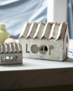 At the Rhode Island School of Design (RISD), a new pilot project called Loop Lab is rethinking how designers use materials. Supported by a $100,000 grant from the Maxwell/Hanrahan Foundation, the initiative turns campus waste into valuable resources for design and making.

Read more at https://materialdistrict.com/article/loop-lab-turning-campus-waste-into-creative-resources/

@risdnaturelab

#MaterialInspiration #Materials #CircularDesign #MaterialInnovation #SustainableMaterials #DesignEducation #WasteToResource #RISD #Biobased #RecycledMaterials #EcoDesign #CircularFuture