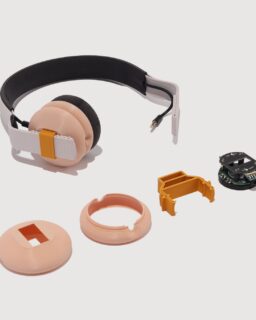 Design agency @morramadesign and London-based 3D manufacturing studio @batch.works have created @kibu.family, a pair of children’s headphones that turn hands-on making into part of the listening experience. Designed for five- to eleven-year-olds, the headphones aim to spark creativity, teach practical skills and introduce young users to responsible product design.

Read more at MaterialDistrict.com

#MaterialInspiration #Materials #CircularDesign #MaterialInnovation #3DPrinting #RecycledMaterials #BiobasedMaterials #AdditiveManufacturing #SustainableTech #DesignForKids #ModularDesign #RepairCulture #LocalManufacturing #ProductDesign #IndustrialDesign #EducationDesign #FutureMaterials #Kibu #Morrama #BatchWorks