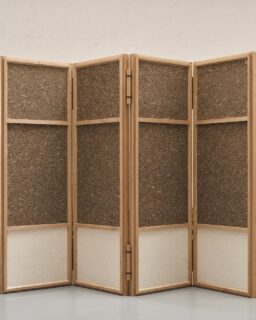 The Danish company @sould.dk introduces the Søuld Acoustic Divider, a freestanding element that improves both sound quality and spatial layout in interiors. It is suitable for offices, restaurants, and hospitality spaces, creating calm environments while reducing noise.
Read more at MaterialDistrict.com
#MaterialInspiration #Materials #Eelgrass #Seaweed #SustainableDesign #AcousticSolutions #EelgrassMaterial #CircularInteriors #BiobasedMaterials #InteriorArchitecture #DanishDesign #MaterialInnovation #SoundAbsorption #NaturalMaterials