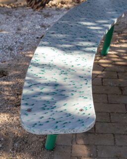 Multifunctional panels made of 100% recycled plastics from post-industrial and post consumer waste. Recycled HDPE by @gogoplastics / More at MaterialDistrict.com
#MaterialoftheDay #Materials #RecycledPlastic #HDPE #RecycledMaterials #ProductDesign #Architecture #InteriorDesign