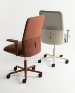 .@layer_design and Spanish manufacturer @andreuworld introduce Velo, a task chair developed with a strong focus on material behaviour, comfort and circularity. The chair, first shown at NeoCon 2025, aims to meet the growing demand for ergonomic and sustainable seating in modern workplaces.

Read more at MaterialDistrict.com

#MaterialInspiration #Materials #MaterialInnovation #SustainableDesign #CircularDesign #RecycledMaterials #WorkspaceDesign #ProductDesign #FurnitureDesign #ErgonomicDesign #DesignInspiration #MaterialDistrict
