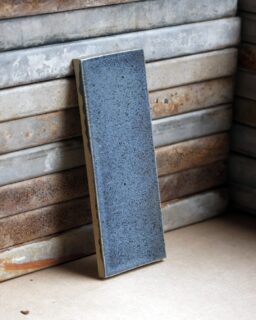 The Dutch label @blended_materials has launched its first collection of handcrafted wall tiles, produced in its studio in Venlo (NL). The brand focuses on reusing regional demolition and residual materials, turning them into new, high-quality interior surfaces. Through this circular approach, Blended aims to show how reused materials can form the basis for refined, durable and aesthetically balanced design applications.

Read more at MaterialDistrict.com

#MaterialInspiration #Materials #MaterialInnovation #CircularDesign #RecycledMaterials #SustainableInteriors #HandcraftedTiles #InteriorArchitecture #DutchDesign #WasteBasedDesign #EcoMaterials #DesignInspiration