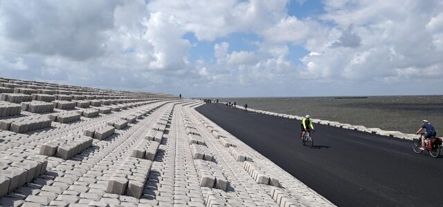 Circular Concrete Milestone: Basalton Columns Made with 100% Recycled Sand