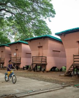 In March 2025, a 7.7-magnitude earthquake struck central Myanmar and caused major damage in Mandalay. Yet only 15 kilometres from the epicentre, a group of 26 bamboo houses for displaced families stayed completely intact. @bluetempledesigns, an architecture studio based in Yangon, designed these modular homes for the @housingnow.designs initiative. Their work shows how biobased materials can offer safety, speed and dignity, even in extreme situations. Each home costs about the same as a smartphone.
Read more at MaterialDistrict.com
#MaterialInspiration #Materials #Bamboo #BambooArchitecture #BiobasedMaterials #SustainableDesign #ModularHousing #EarthquakeResistant #CircularDesign #MaterialInnovation #HumanitarianArchitecture #LowCarbonMaterials #HousingSolutions