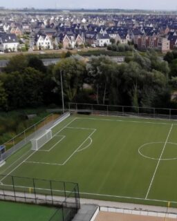 A new synthetic turf football pitch using recycled and biobased materials has been installed at amateur football club FC Weesp in the Netherlands. @gemeenteamsterdam commissioned the project as a pilot, with support from the European Union. The aim was to test whether a synthetic pitch could meet professional playing standards while using fewer virgin materials and lowering environmental impact.

The project is relevant for landscape architects, architects and urban designers working on sports facilities and public outdoor spaces. It also offers insight for designers interested in circular material systems.

Read more at MaterialDistrict.com

#MaterialInspiration #Materials #RecycledMaterials #CircularDesign #SyntheticTurf #LandscapeArchitecture #SustainableDesign #BiobasedMaterials #SportsInfrastructure