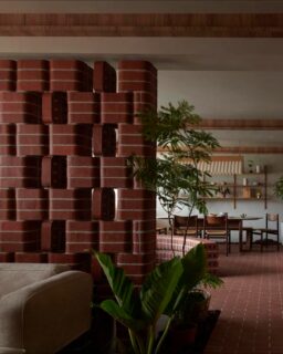 .@larchitects.sg has completed In A Park, a renovation of a three-bedroom apartment in the north-east of Singapore. The project was designed for a horticulturist whose growing plant collection no longer fitted the existing layout. The intervention focuses on spatial reorganisation and the reuse of a locally discontinued brick typology. 

Read more at MaterialDistrict.com

#MaterialInspiration #Materials #BiophilicDesign #BrickArchitecture #MaterialReuse #CircularDesign #ResidentialRenovation #InteriorArchitecture #SustainableDesign #AdaptiveReuse