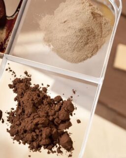 Researchers at Wageningen University & Research (WUR) have developed a new type of plastic that challenges long-standing materials theory. The material, called compleximer, combines two properties that rarely coexist. Designers can reshape it like glass when heated, yet it resists impact like conventional plastic when cooled.
Read more at MaterialDistrict.com
#MaterialInspiration #Materials #Compleximer #RepairablePlastic #MaterialInnovation #SustainableMaterials #CircularDesign #PolymerScience #BiobasedMaterials #DesignMaterials