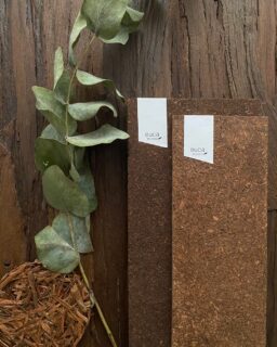 Made from 100% natural components, its main ingredient is eucalyptus bark, which naturally sheds from trees and is collected by hand from the ground. euca wood by @dublo_studio / More at MaterialDistrict.com

#MaterialoftheDay #Materials #InteriorDesign #ProductDesign #BiobasedMaterials