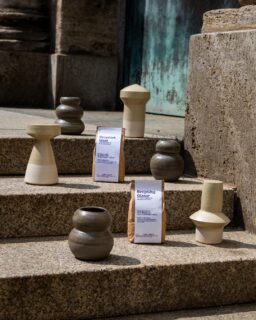 The “recycled glaze” for ceramics consists largely of stonedust from a local stone processing company. Recycled glaze by @studiopeipei / More at MaterialDistrict.com

#MaterialInspiration #Materials #Glaze #Ceramics #RecycledMaterials #StoneDust #InteriorDesign #ProductDesign