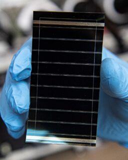 Perovskite solar cells are one of the most promising innovations in renewable energy. They offer high efficiency and low production costs. However, their use in real-world applications has remained limited. The main issue is their lack of long-term durability. Researchers at  @tu.muenchen (TUM), together with international partners, have now identified why these materials degrade. They also developed a strategy to improve their stability. This brings perovskite solar cells closer to use in buildings, products, and vehicles.

Read more at MaterialDistrict.com

#MaterialInspiration #Materials #Perovskite #SolarCells #MaterialInnovation #SustainableDesign #RenewableEnergy #BIPV #CircularDesign #EnergyMaterials