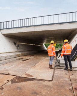 Dutch construction company @Heijmansnl is using circular concrete for a new cycle tunnel at the HOV public transport station in Beverwijk. The project is the first tunnel structure in the Netherlands to apply this type of concrete. It marks an important step towards more sustainable infrastructure construction.

Concrete production currently accounts for around 8% of global CO₂ emissions. At the same time, the Netherlands faces a major challenge in replacing and renovating ageing infrastructure. According to Heijmans, this transition requires practical solutions that can be applied at scale.

The Beverwijk project builds on earlier experiments with lower-impact concrete, including a CO₂-neutral concrete bridge presented at the company’s innovation site, the Heijmans Voortuin. The new tunnel shows how circular concrete can now be used in more demanding infrastructure projects.

Read more at MaterialDistrict.com

#MaterialInspiration #Materials #CircularConcrete #CircularConstruction #SustainableInfrastructure #LowCarbonConcrete #InfrastructureDesign #CyclingInfrastructure #CircularBuilding #ConstructionInnovation #PrefabConstruction #SustainableMaterials #DutchDesign #BuiltEnvironment #InfrastructureInnovation #Netherlands #MaterialInnovation