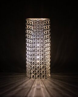 Digital fabrication offers new ways to shape metal without conventional tooling. Hikarigami, a student project by @harvardgsd, won the Sustainability category at the 2026 Core77 Design Awards. The project combines computational design with robotic manufacturing to transform flat aluminium sheets into three-dimensional structures. The approach may be relevant for architecture, interiors and lighting.
Read more at MaterialDistrict.com
#MaterialInspiration #Materials #RoboticForming #Aluminium #LightingDesign #DigitalFabrication #ParametricDesign #ComputationalDesign #Robotics #CircularDesign #RecyclableMaterials #MaterialInnovation