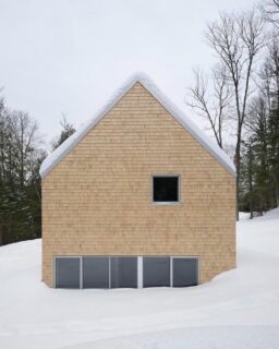La Maraude, designed by @ntarchitecte, is a residential project located in the forested landscape of Quebec’s Outaouais region. The design centres on a restrained and durable material palette. It combines locally sourced cedar shingles with a metal roof to create a robust, low-maintenance building envelope.

These materials respond directly to the local climate. At the same time, they support a design approach focused on longevity and performance. Instead of emphasising river views, the project prioritises integration with the surrounding forest. As a result, the natural ageing of the cedar helps the building blend into its environment over time.

The house also forms part of a wider spatial strategy. Several smaller structures are planned across the site. Within this system, the main dwelling acts as a central element, defined by consistent material use.

Read more at MaterialDistrict.com

#MaterialInspiration #Materials #Architecture #SustainableArchitecture #Cedar #TimberArchitecture #BiobasedMaterials #ResidentialDesign #MaterialInnovation #CircularDesign