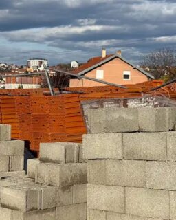 Researchers at KTH Royal Institute of Technology (Sweden) and Tampere University (Finland) have developed a framework that enables the safe reuse of precast concrete elements. The method can extend the lifespan of concrete components by 50 to 100 years. This offers a significant opportunity to reduce the environmental impact of construction.

Concrete production accounts for up to 9 percent of global carbon emissions. Reusing structural elements—such as beams, slabs, and columns—can therefore significantly lower embodied carbon. It also preserves the value of existing materials.

Read more at MaterialDistrict.com

#MaterialInspiration #Materials #ReusedConcrete #CircularConstruction #SustainableBuilding #LowCarbonMaterials #ConcreteReuse #BuiltEnvironment #MaterialInnovation
