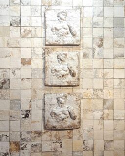 At Milano Design Week 2026 (20-26 April), @mushcomposites presents the Bio-Luxe | Bio-Lithic collection, a series of mycelium-based architectural surfaces developed for high-end design applications. Shown at Superstudio Più, the collection reflects a broader shift from experimental biomaterials towards more precise and scalable solutions for architecture and interiors.

Read more at MaterialDistrict.com

#MaterialInspiration #Materials #Mycelium #Biomaterials #MaterialInnovation #CircularDesign #SustainableArchitecture #BioBased #DesignMaterials #MilanoDesignWeek #ParametricDesign #Architecture #InteriorDesign