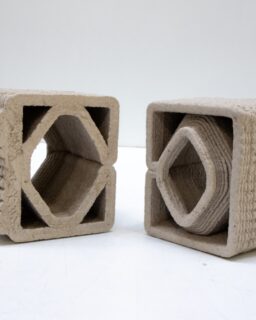 A research project by 4TU Design United at @TUDelft explores how surface texture in bio-circular materials can be precisely controlled through 3D printing. The project, Controlling Roughness, shows how designers can use roughness as a functional feature rather than a by-product.

Read more at MaterialDistrict.com

#MaterialInspiration #Materials #BioCircularMaterials #3DPrinting #AcousticDesign #SustainableArchitecture #MaterialInnovation #AdditiveManufacturing #CircularDesign #BioBasedMaterials