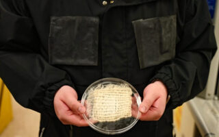 Wearable Textile Harvests Drinking Water From Air