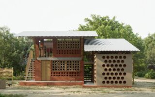 Local Materials Shape Climate-Responsive Home In Bangladesh