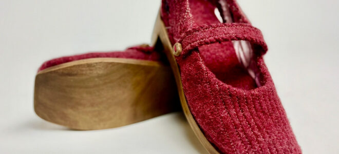 Tulip Poplar And Recycled Wool Shape Decomposable Footwear